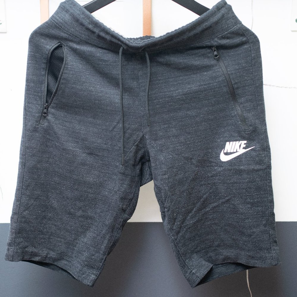 Dark Heather Grey Nike Sweat Shorts size Small